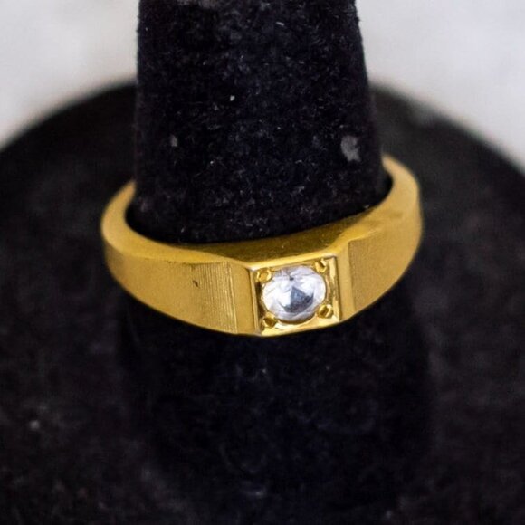 Size 7, Vintage Minimalist Clear Rhinestone Gold Tone Ring by Avon - C12 - Picture 1 of 3